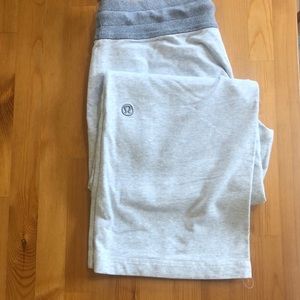 LULULEMON Crop Grey Sweat Pant Sze 10 - 27” inseam
